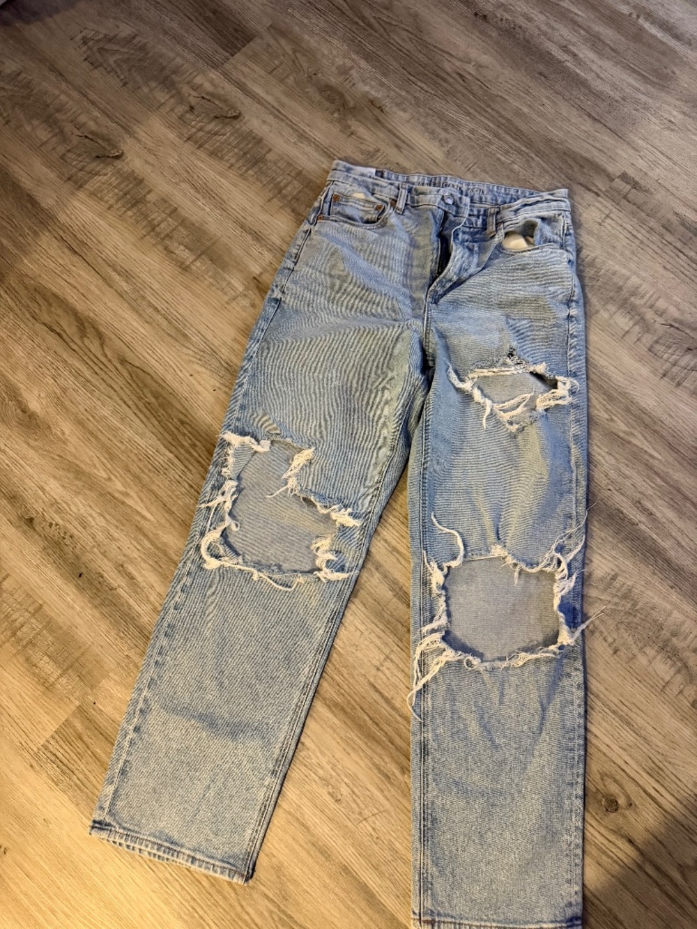 American eagle mom jeans